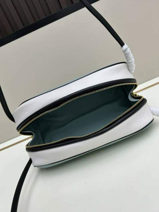 Picture of Prada Handbags _SKUfw205709430fw